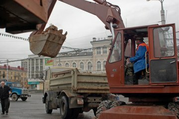 Віцебск. На плошчы Свабоды працягваюцца земляныя працы. Фота Сержука Серабро