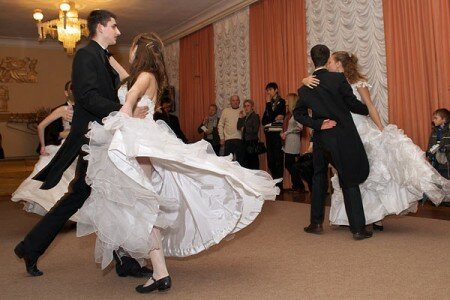 Баль у гонар Агінскага ў Беларускім тэатры “Лялька”. Фота Сержука Серабро