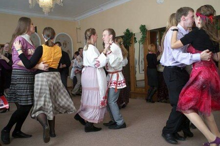 У “Ляльцы” прайшоў майстар-клас па народых танцах. Фота Сержука Серабро