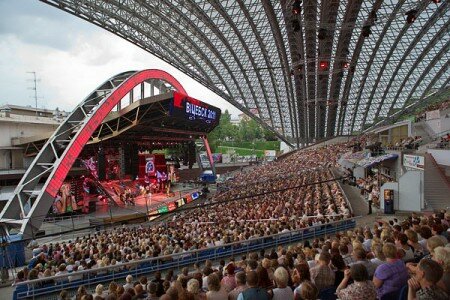 В Витебске 15 июля сольный концерт Любови Успенской. Фото Сергея Серебро