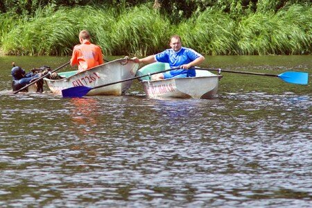 К поискам второго из двух пропавших в марте этого года витебских школьников подключились добровольцы-водолазы. Фото Сергея Серебро