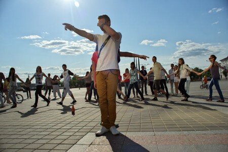 У Віцебску прайшоў Дзень пацалункаў. Фота Сержука Серабро У Віцебску прайшоў Дзень пацалункаў. Фота Сержука Серабро