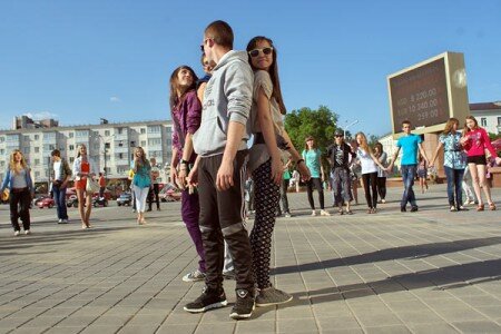 У Віцебску прайшоў Дзень пацалункаў. Фота Сержука Серабро У Віцебску прайшоў Дзень пацалункаў. Фота Сержука Серабро