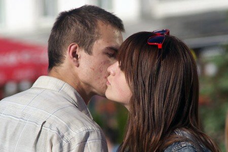 У Віцебску прайшоў Дзень пацалункаў. Фота Сержука Серабро У Віцебску прайшоў Дзень пацалункаў. Фота Сержука Серабро