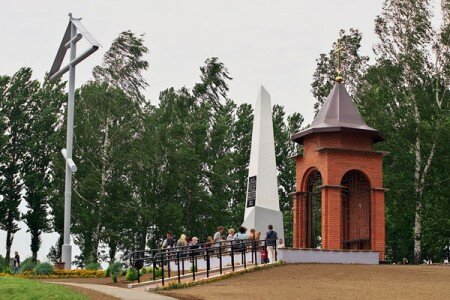 В Пятом полку открыли часовню с набат-колоколом. Фото Сергея Серебро В Пятом полку открыли часовню с набат-колоколом. Фото Сергея Серебро