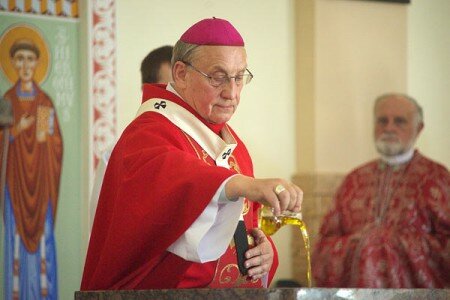 Намашчэнне алтара касцёла Святога Духа ў Віцебску. Фота Сержука Серабро