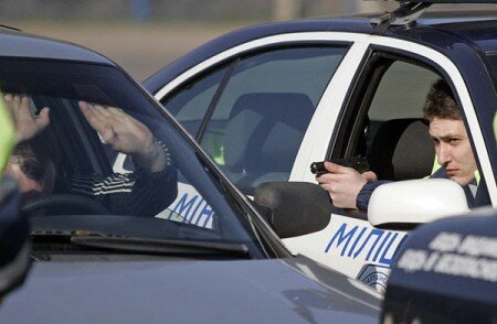 Чтобы остановить под Оршей микроавтобус с телевизорами сотрудникам ГАИ пришлось открыть огонь. Иллюстративное фото bymedia.net