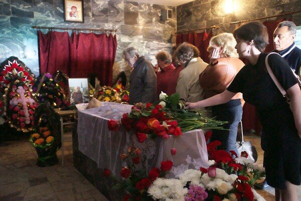 Давіда Сімановіча праводзілі ў апошні шлях на ўскрайку Віцебска. Фота Сержука Серабро Давіда Сімановіча праводзілі ў апошні шлях на ўскрайку Віцебска. Фота Сержука Серабро