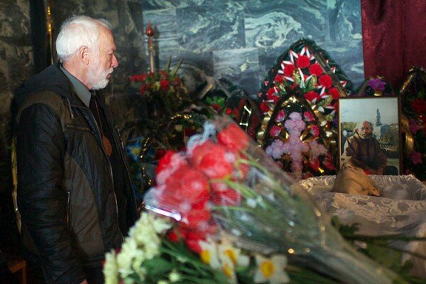 Давіда Сімановіча праводзілі ў апошні шлях на ўскрайку Віцебска. Фота Сержука Серабро Давіда Сімановіча праводзілі ў апошні шлях на ўскрайку Віцебска. Фота Сержука Серабро