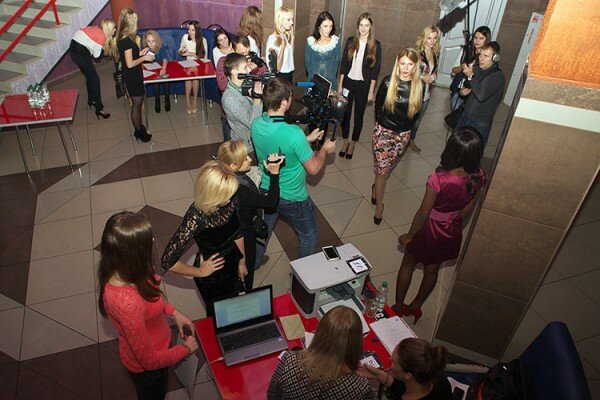 Кастинг «Мисс Витебск-2014» прошел в клубе «Планета». Фото Сергея Серебро Кастинг «Мисс Витебск-2014» прошел в клубе «Планета». Фото Сергея Серебро