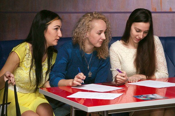 Кастинг «Мисс Витебск-2014» прошел в клубе «Планета». Фото Сергея Серебро Кастинг «Мисс Витебск-2014» прошел в клубе «Планета». Фото Сергея Серебро