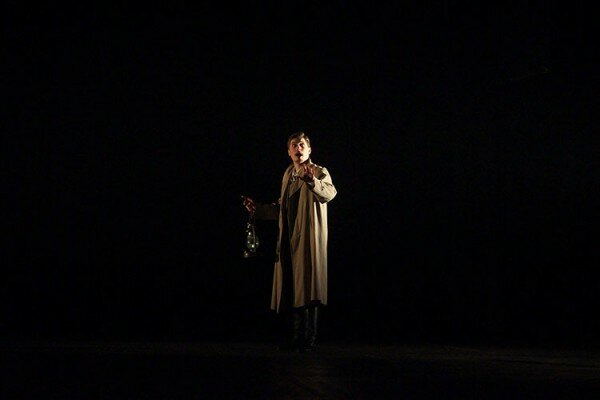 Андрэй Беларэцкі (Дзмітрый Каваленка). Прэм’ера спектакля “Дзікага палявання караля Стаха” ў пастаноўцы Юрыя Лізянгевіча ў Нацыянальным акадэмічным драматычным тэатры імя Якуба Коласа. Фота Сержука Серабро