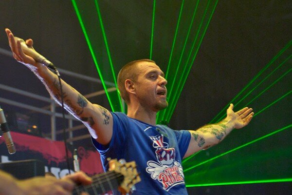 В витебском клубе «Энергия» в рамках тура «Культпросвет» состоялся концерт группы «Ляпис Трубецкой». 2010 год. Фото Сергея Серебро В витебском клубе «Энергия» в рамках тура «Культпросвет» состоялся концерт группы «Ляпис Трубецкой». 2010 год. Фото Сергея Серебро