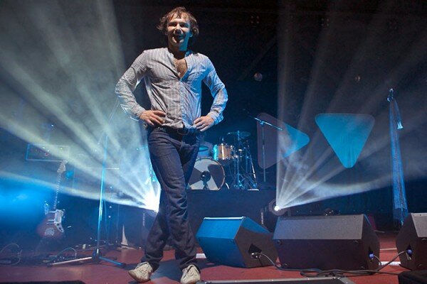 В витебском клубе «Энергия» прошел концерт группы «Океан Эльзи» в рамках «Dolce Vita Tour». 2010 год. Фото Сергея Серебро В витебском клубе «Энергия» прошел концерт группы «Океан Эльзи» в рамках «Dolce Vita Tour». 2010 год. Фото Сергея Серебро