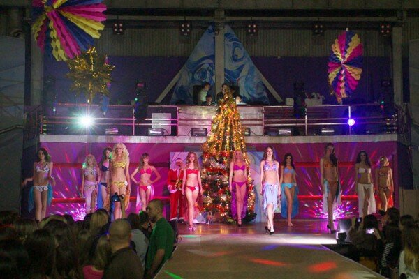 Финал конкурса красоты «Мисс Витебск-2014» в клубе «Энергия». 2014 год. Фото Сергея Серебро Финал конкурса красоты «Мисс Витебск-2014» в клубе «Энергия». 2014 год. Фото Сергея Серебро