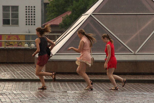 В Витебске второй раз за август прошел дождь. Фото Сергея Серебро