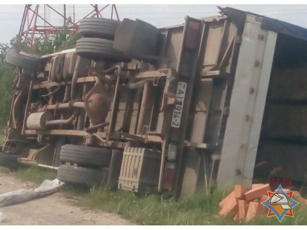 Последствия сильного ветра в Шарковщинском районе. Фото МЧС Последствия сильного ветра в Шарковщинском районе. Фото МЧС