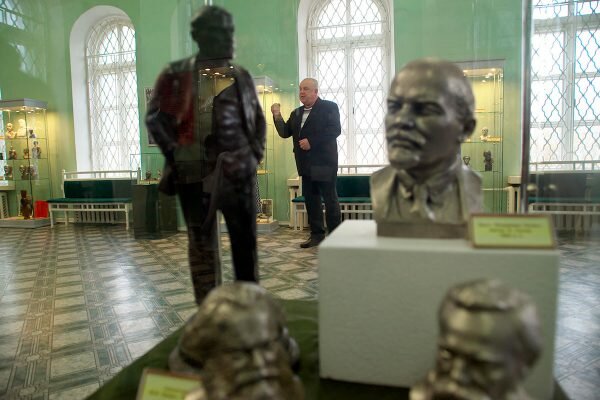 Николай Панкрат на открытии выставка «Эпоха Ленина» в Витебском областном краеведческом музее. Фото Сергея Серебро