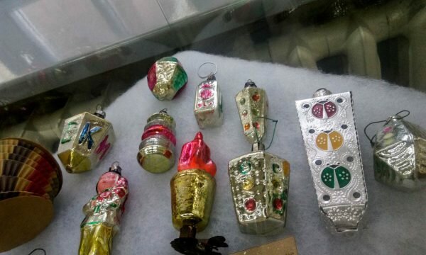 Выставка ёлочных игрушек в Витебском музее истории частного коллекционирования. Фото Юлии Обухович