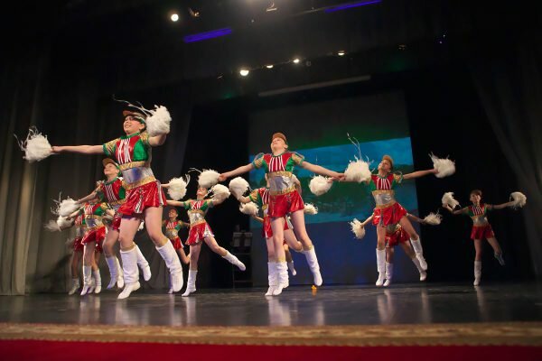 В Витебске «Танцующий город» собрал деньги для Кристины Боровко. Фото Сергея Серебро