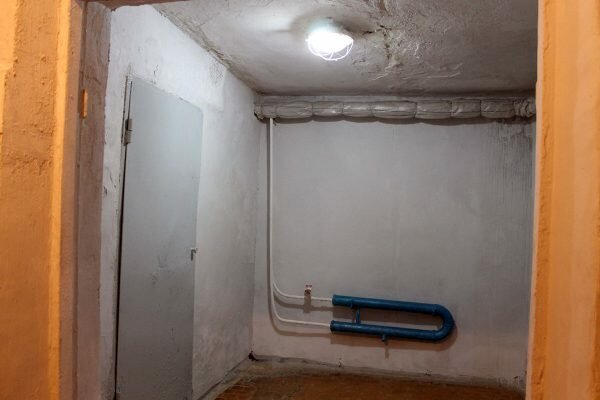 В кабинках туалета на площади Ленина появились дверцы. Фото Юрия Шепелева