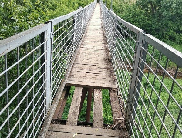 В Полоцке закрыли на ремонт мост, ведущий к Софийскому собору. Фото из соцсетей