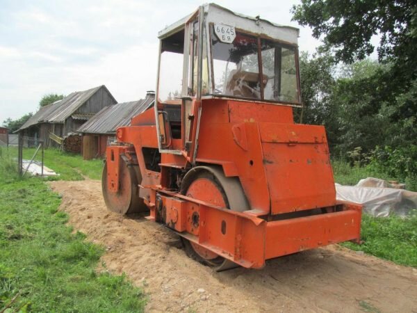 В Лепельском районе пьяный угнал асфальтоукладочный каток и смог проехать полкилометра. Фото УГКСЭ по Витебской области