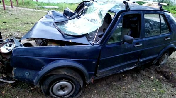 В Витебске парень угнал легковушку и разбил ее, удирая от ГАИ. Фото ГАИ