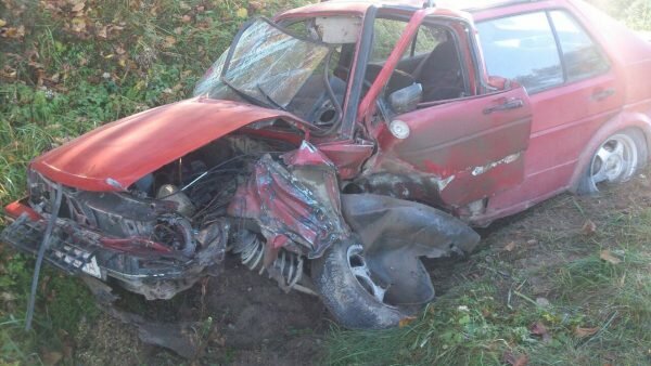 «Volkswagen Jetta» на встречке врезалась в «Audi A6», один из водителей пострадал. Фото ГАИ