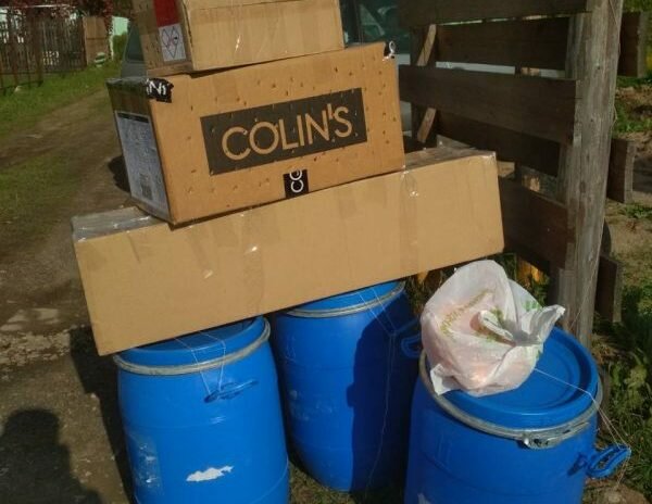 Три пластиковые и несколько коробок доверху забитые марихуаной нашли милиционеры на одном из дачных участков в Витебском районе. Фото УВД Витебского облисполкома