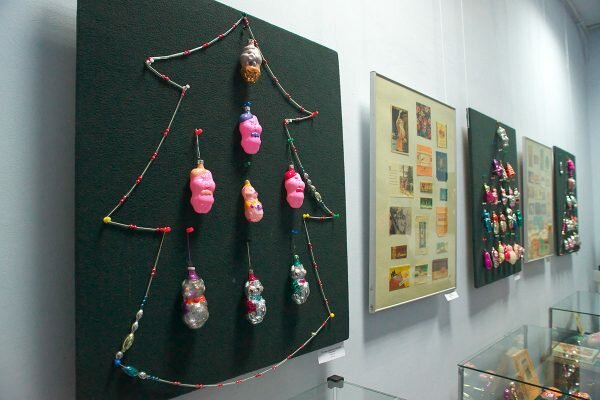 Выставка елочных украшений эпохи застоя открылась в Витебске. Фото Сергея Серебро