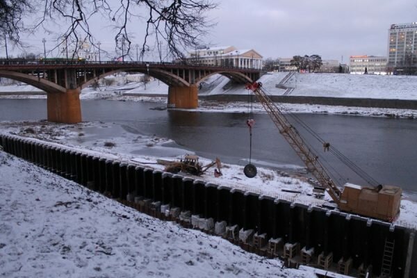В Витебске зашили набережную на правом берегу Двины. Фото Юрия Шепелева
