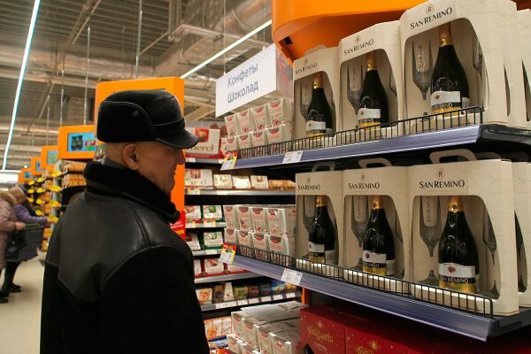 Гипермаркет «Гиппо» открылся в Витебске в канун Рождества. Фото Сергея Серебро