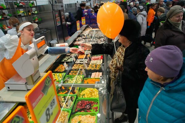 Гипермаркет «Гиппо» открылся в Витебске в канун Рождества. Фото Сергея Серебро