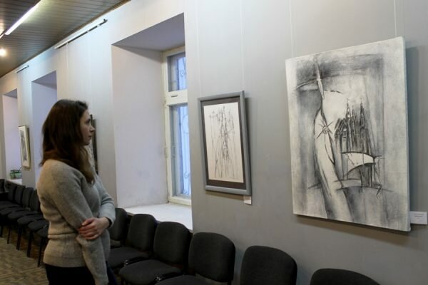 Волшебный Витебск на картинах Андрея Духовникова. Фото Юрия Шепелева