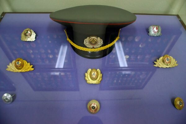 В витебском Музее истории частного коллекционирования проходит выставка «Служу закону – служу Отчизне!». Фото Сергея Серебро