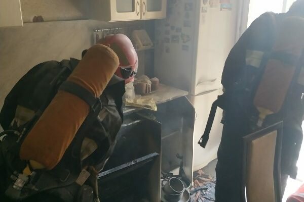 Духовка с пасхальными куличами загорелась в Витебске. Фото МЧС