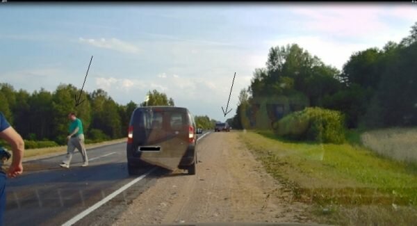 Мужчину, бывшего на месте ДТП с четырьмя жертвами в Полоцком районе, разыскивает Следственный комитет. Фото СК