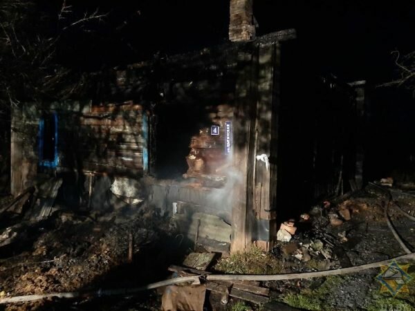 71-летний пенсионер погиб на пожаре, который произошел в ночь с 16 на 17 октября в агрогородке Редьки Дубровенского района. Фото МЧС