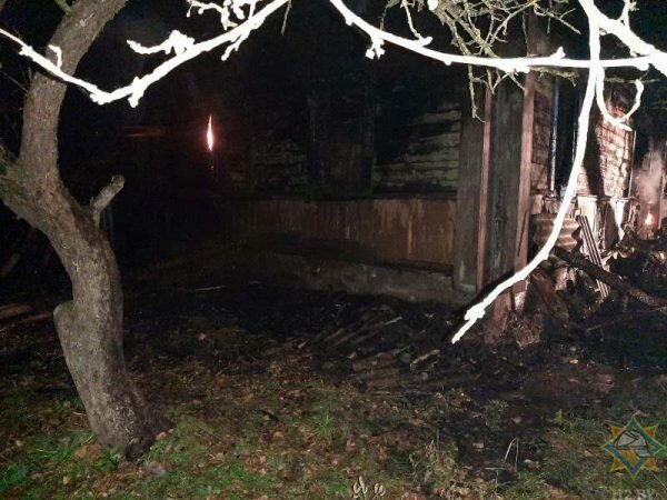 71-летний пенсионер погиб на пожаре, который произошел в ночь с 16 на 17 октября в агрогородке Редьки Дубровенского района. Фото МЧС