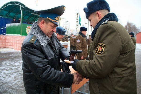 Витебские десантники празднуют 75-летие 103 ОВДБР. Фото Игоря Матвеева