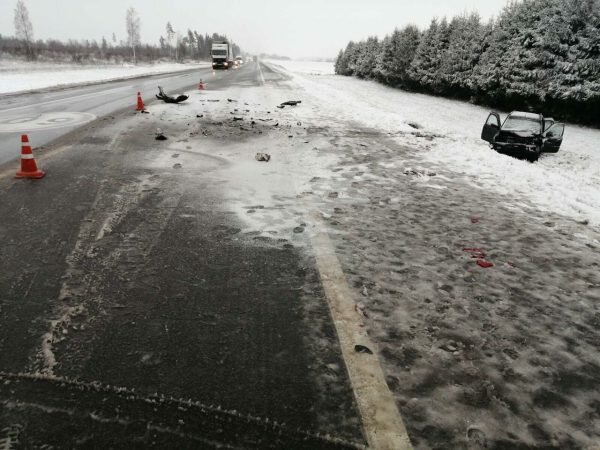 «Chevrolet» и «Opel» столкнулись лоб в лоб Оршанском районе, один человек погиб, еще несколько пострадали. Фото ГАИ