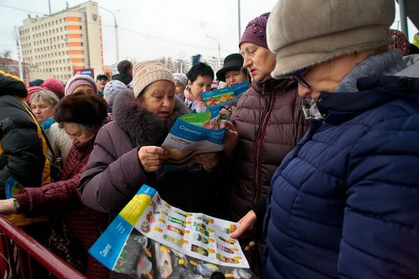 открытия супермаркета «Санта» в Витебске на Московском проспекте. Фото Сергея Серебро