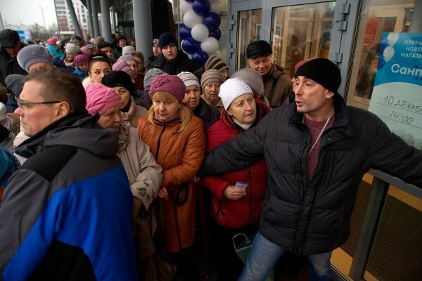 открытия супермаркета «Санта» в Витебске на Московском проспекте. Фото Сергея Серебро