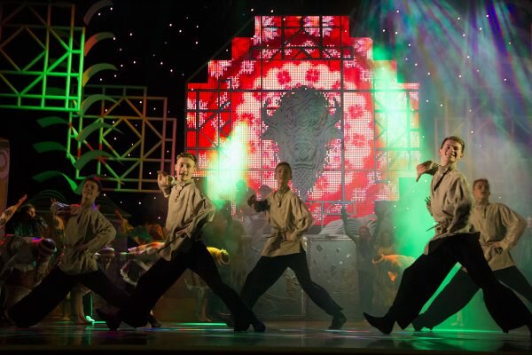 В Витебске торжественно открыли международный фестиваль-конкурс "Арт-парад". Фото Игоря Матвеева