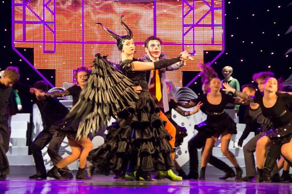 В Витебске торжественно открыли международный фестиваль-конкурс "Арт-парад". Фото Игоря Матвеева