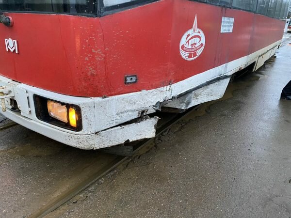 Два внедорожника столкнулись с автобусом и трамваем в Витебске. Фото ГАИ