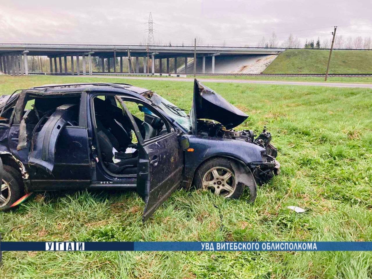 Компания молодежи разбилась под Новополоцком. Один человек погиб, один в больнице. Фото ГАИ