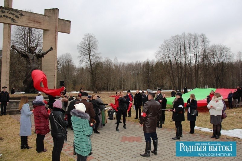 Театрализованное представление в мемориальном комплексе «Шуневка» Докшицкого района. Фото dokshitsy.by