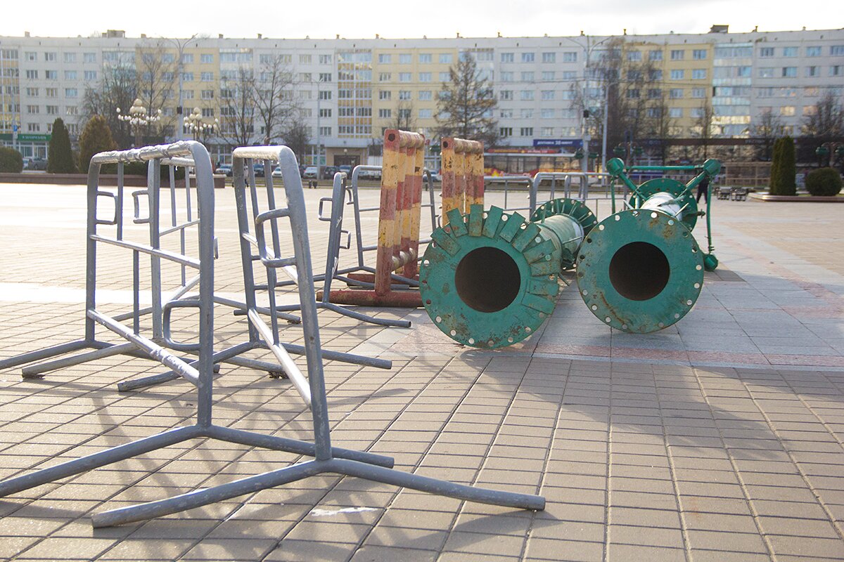 В Витебске уже устанавливают новогоднюю ёлку. Фото Игоря Матвеева